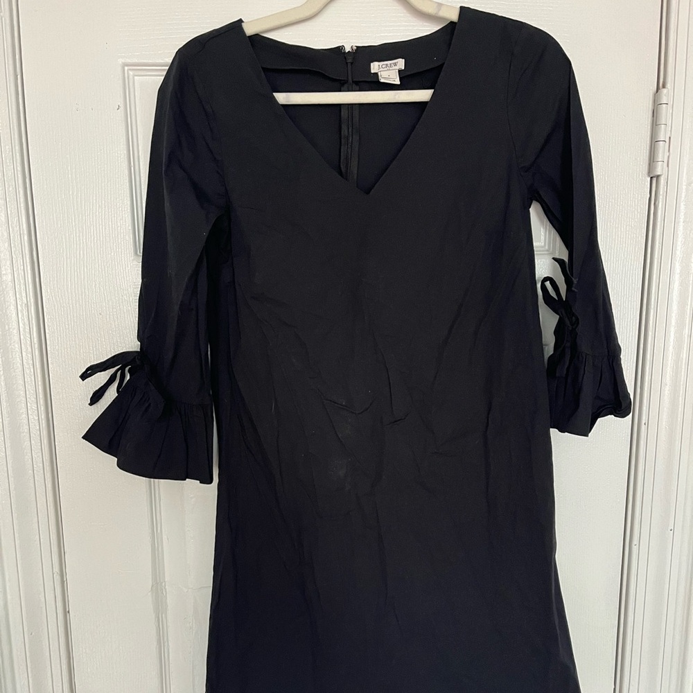 Trumpet tie sleeves on a great linen J.Crew dress